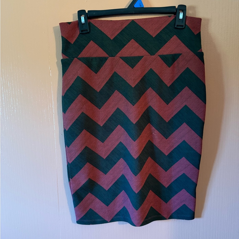 LuLaRoe Red & Gray Chevron Knee-Length Pencil Skirt Size Medium